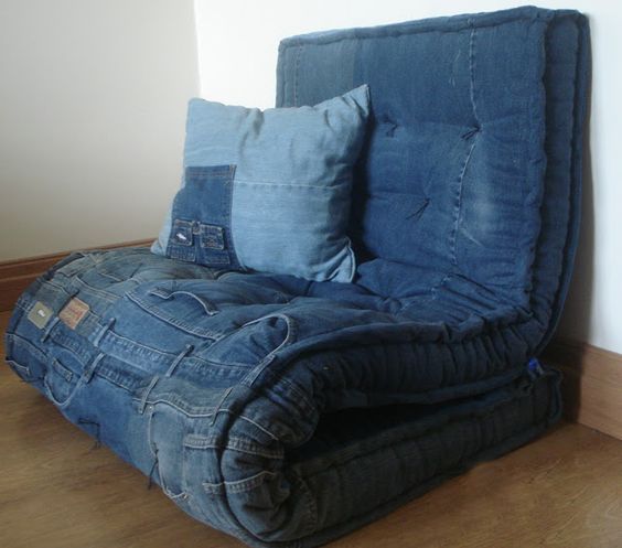 Старый добрый джинс: как из поношенных вещей создать шедевр