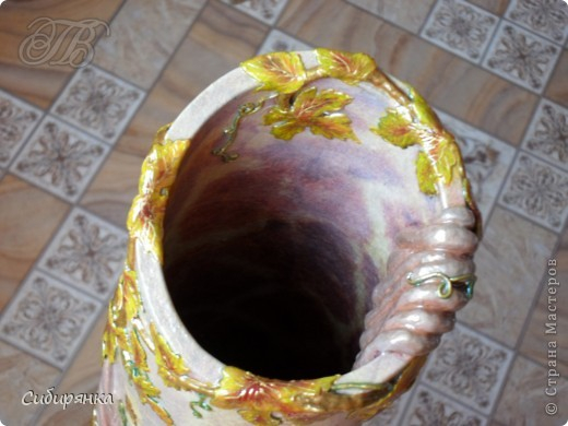 Напольные вазы из шпулек от линолеума (29) (520x390, 172Kb)
