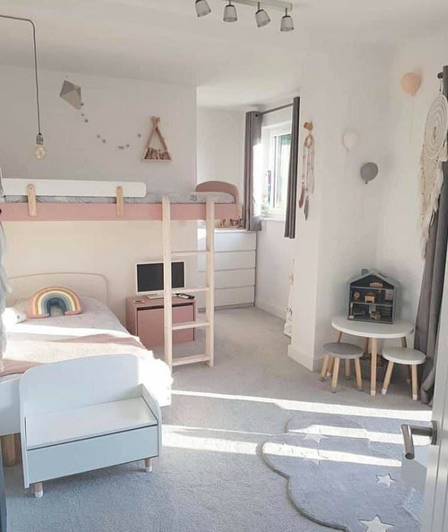 Семья превратила полуразрушенное жилище с двумя спальнями в потрясающий дом мечты