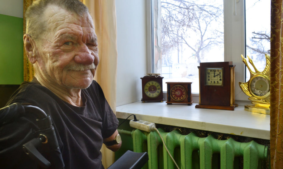 В Красноярском крае живет часовых дел мастер, не имеющий рук и ног