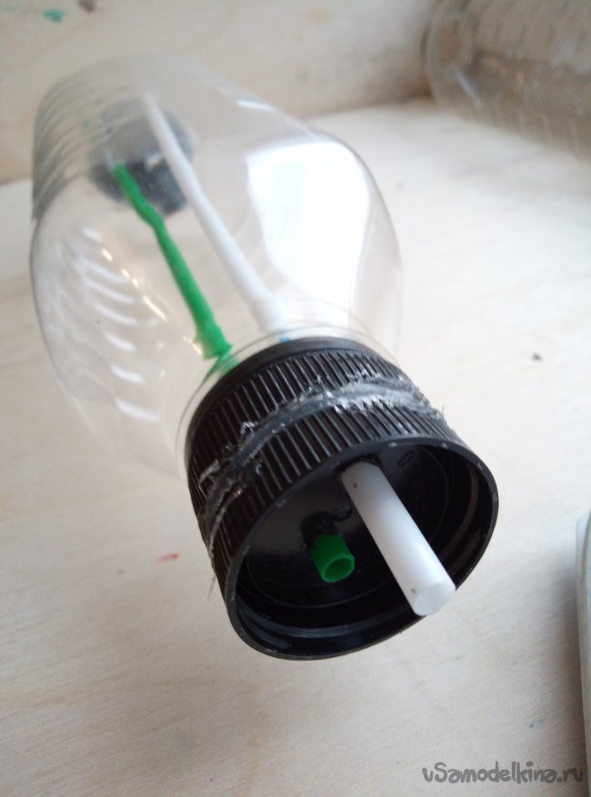 Настольный фонтан из пластиковой бутылки, который работает без электричества