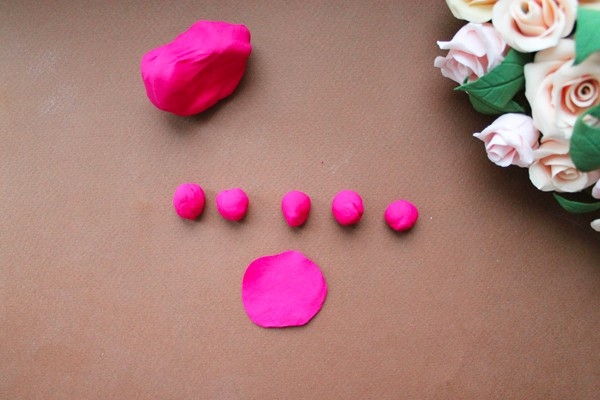Лепка цветов из полимерной глины: делаем сердце из роз (1/2)