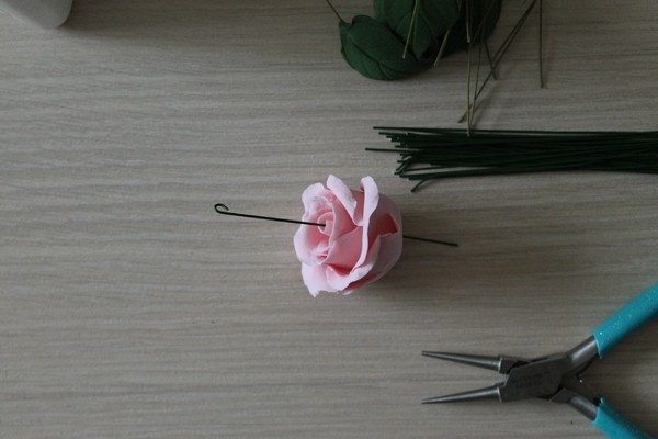 Лепка цветов из полимерной глины: делаем сердце из роз (2/2)