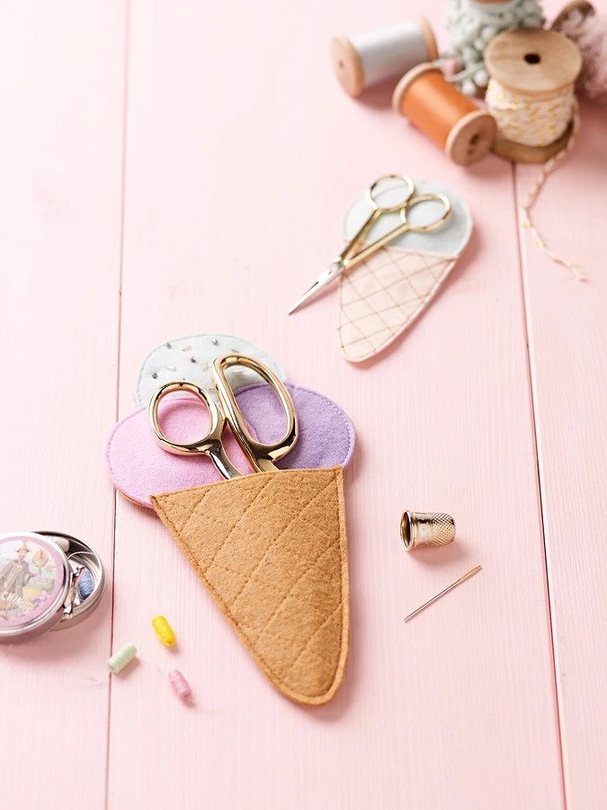 Мини-формат: чехол-мороженое для маленьких ножниц