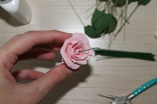 Лепка цветов из полимерной глины: делаем сердце из роз (2/2)