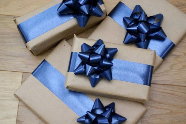 Декор своими руками: 5 способов изготовления банта для упаковки подарков