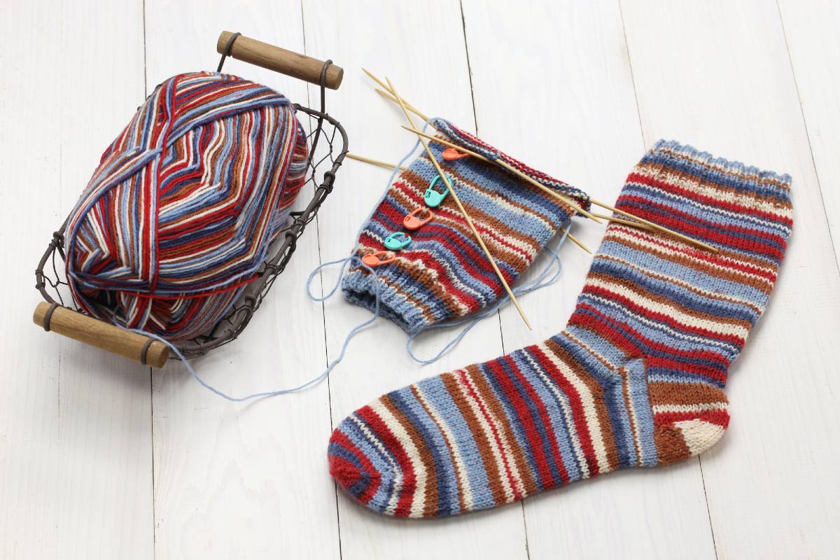 Узор «эстонская спираль», чтобы связать носки в подарок
