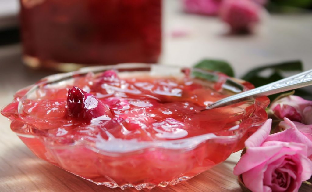 Варенье из лепестков роз − 5 вкусных и полезных рецептов
