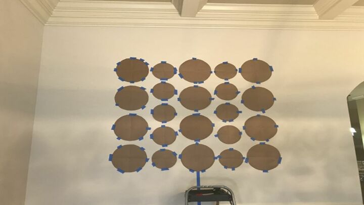 Необычное использование тарелок для дизайнерского декора стен