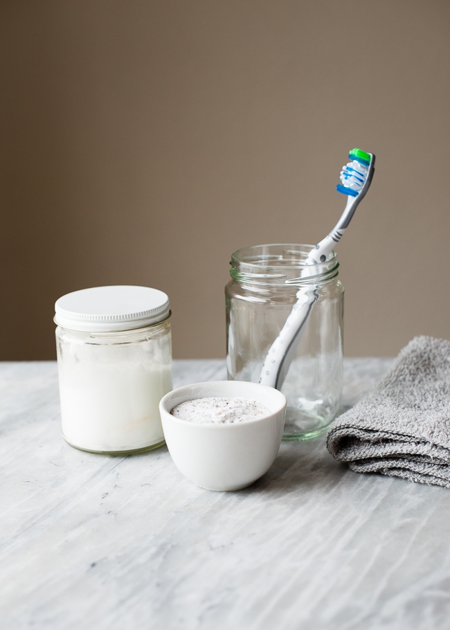 5 лучших рецептов натуральной зубной пасты своими руками. Откажись от химии!