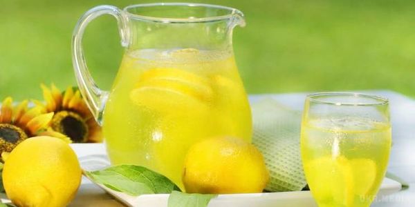 5 причин начать день со стакана воды c долькой лимона.