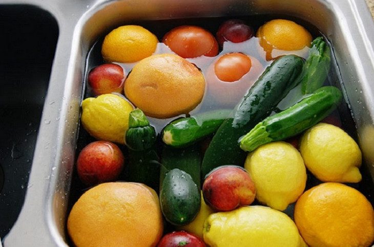 20 идей, как использовать перекись водорода… Для быта, здоровья и даже для выведение пестицидов из овощей!