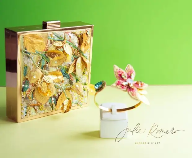Вышитая сумочка Flor de Mango от Julie Romero