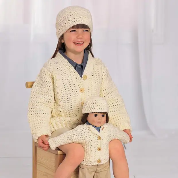 Одежда для куклы: вязание на спицах, описание с фото, техника выполнения работы и советы