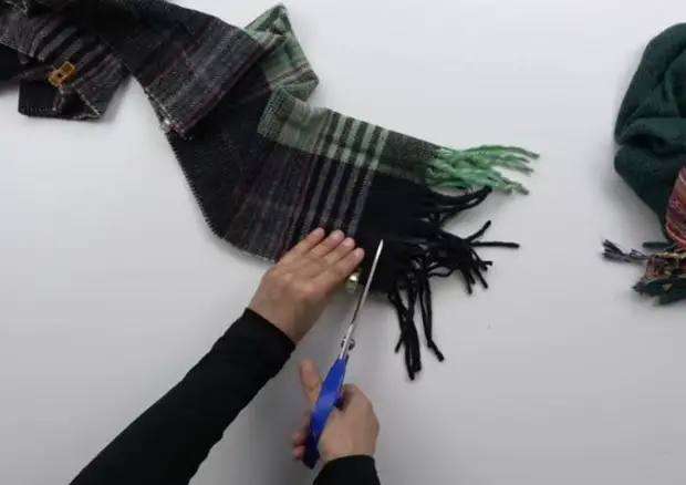 Идея переработки старых шарфов