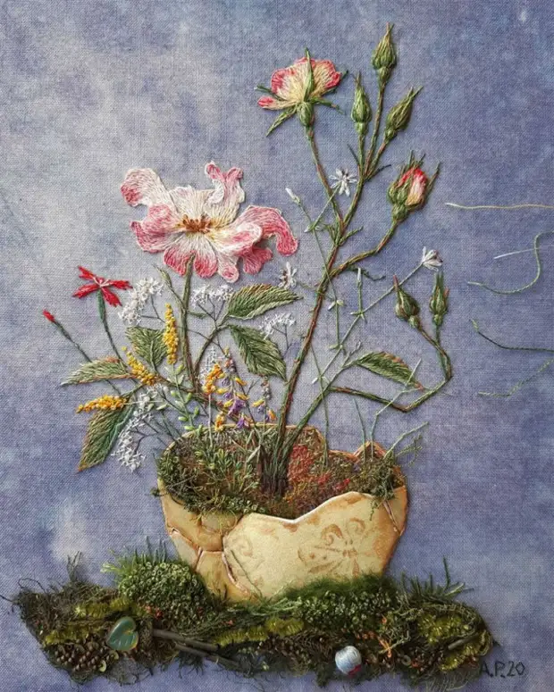 Очаровательная цветочная вышивка Розы Андреевой
