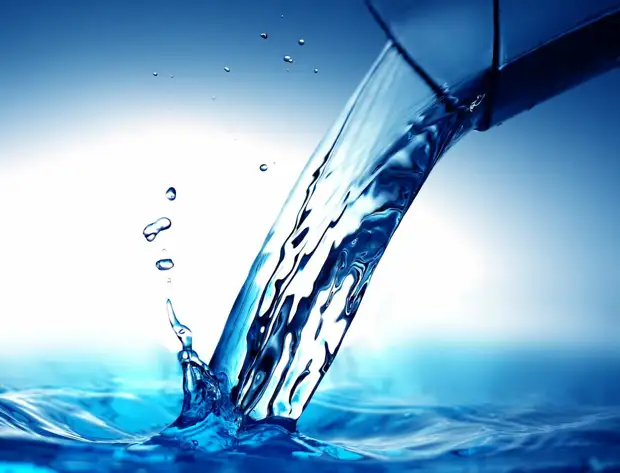 Когда и где набирать воду на Крещение 2021: свойства святой воды.
