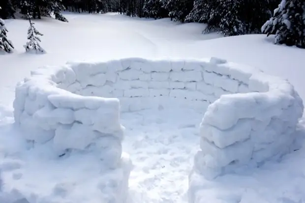 снежная крепость 