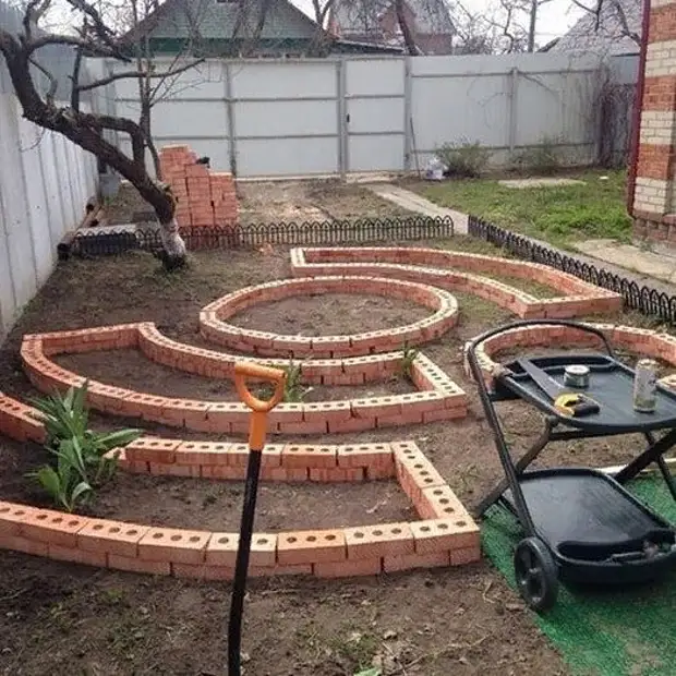 30 способов использовать старый кирпич в дизайне двора