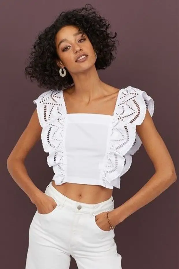 Кружевные белые блузы и топы: подборка идей на лето