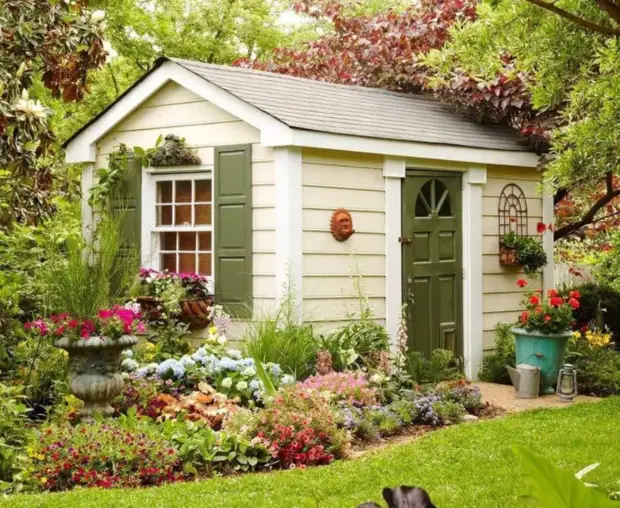 Маленькие садовые домики и почему у нас таких нет