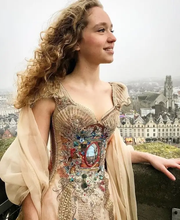 Необычные и удивительные платья французского дизайнера