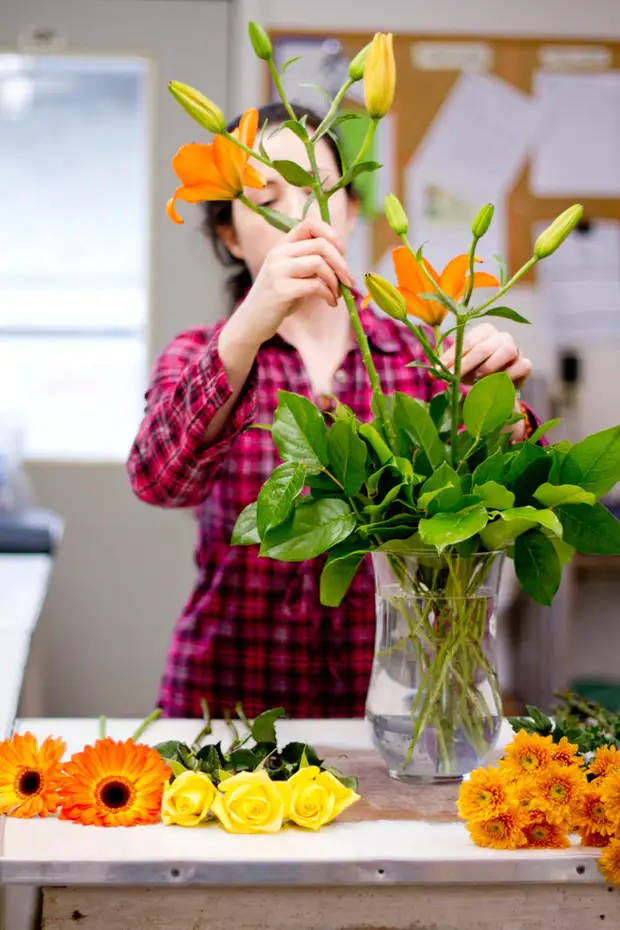 Как сделать букет из цветов своими руками как настоящий флорист