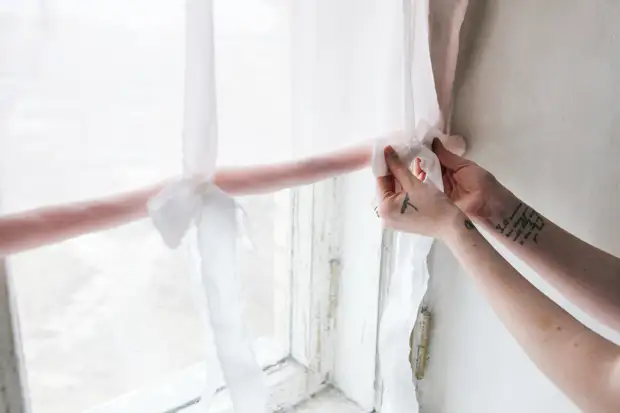 DIY: Рулонная штора на дачное окно