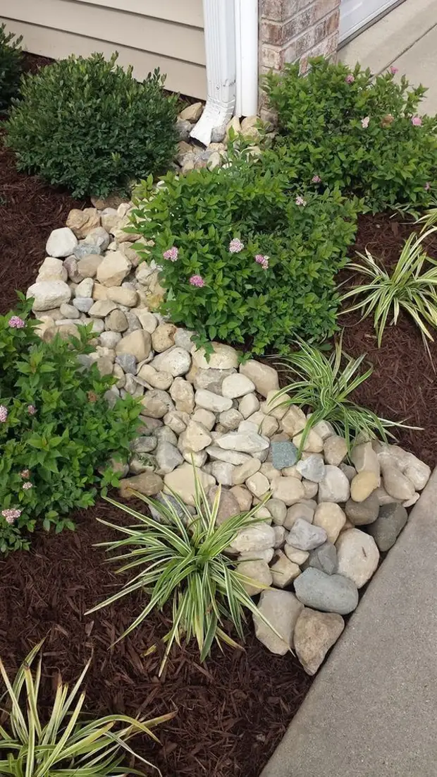45 эффектных идей, чтобы украсить двор камнем и щебнем